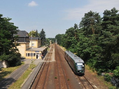 Na výlet do Krkonoš i Českého ráje budou jezdit speciální busy a vlaky