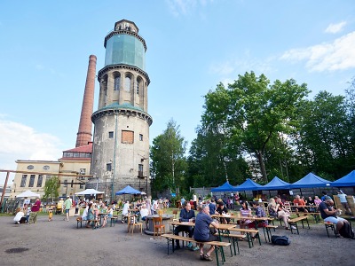 Festival Otevíráme Zauhlovačku láká na kapelu Květy i slavnostní křest