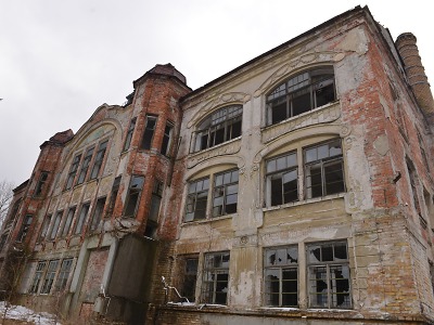 Kraj podporuje záchranu zchátralé továrny na lustry Elias Palme