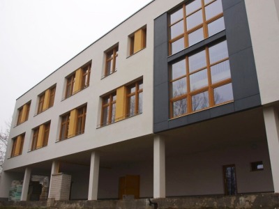 Rekonstruovanou školu v Železném Brodě vyhřívá úspornější topení