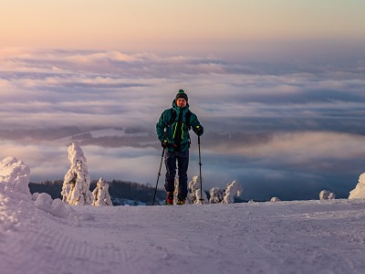 Ski areály lákají na nové trasy, permanentky i restaurace