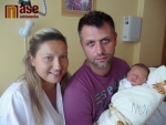 Rodina Malaníkova v náruči se svým chlapečkem Denisem Malaníkem. Na svět přišel 19. září 2011 ráno.