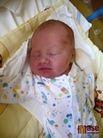 Honzík Horna potěšil maminku Lucii Boudovou 12. října 2011 večer.