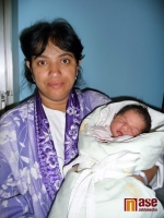Jasmínka Rácová vykoukla na maminku Zitu Rácovou též 1. listopadu 2011 v noci.