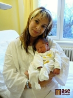 Novorozený Kubík Drahorád v náručí své maminky Aleny Drahorádové. Chlapeček přišel na svět 7. listopadu 2011 dopoledne.