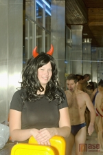 Čertovské vodní hrátky v jabloneckém bazénu 2011
