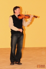 Sál má skvělou akustiku vhodnou pro pořádání koncertů