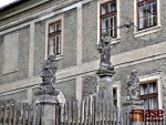 Jablonecké kulturní a informační centrum se chystá přeměnit faru, číslo popisné 1, na Dům Jany a Josefa Schejbalových. 