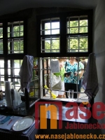  Sraz veteránů na nádvoří zámku Hrubý Rohozec