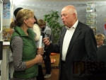 Beseda s kandidátkou na prezidenta ČR Táňou Fischerovou v knihkupectví Serius v Jablonci nad Nisou.
