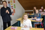 Náměstek primátora Miloš Vele navštívil ZŠ katolickou, po budově jej provázela ředitelka Janina Křimská, žáci byli umazáni od čertů, kteří v daný den navštívili školu spolu s Mikulášem.