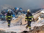 Celkem 11 hasičských jednotek likviduje skládku odpadu na Liberecku