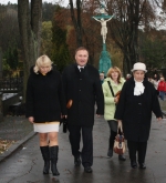 Primátor Jablonce spolu s dalšími lidmi uctil památku zesnulých na jabloneckém městském hřbitově