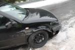 Nehoda vozidla VW Golf v ulici Soušská v Desné