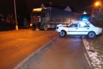 Nehoda Škody 105 a nákladního Mercedesu v ulici Želivského v Jablonci nad Nisou