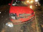 Nehoda v ulici Maršovická v Jablonci, při které auto skončilo v hromadě hlíny