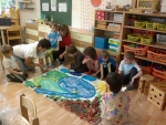 Děti a asistentky z Mateřské školy speciální v Jablonci nad Nisou