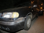 Nehoda ve Velkých Hamrech, při které řidič naboural tři jiná zaparkovaná auta