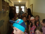 Skupinka dětí z příměstského tábora navštívila policisty na obvodním oddělení Jablonec nad Nisou