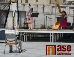 Duo Ivana Trojanová-hoboj, Hana Hrachovinová-harfa vystoupilo na Mírovém náměstí