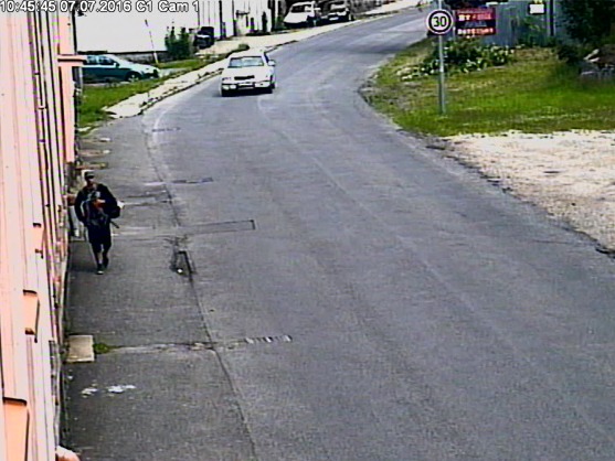 Snímky hledaného muže z kamerového záznamu<br />Autor: Archiv Policie ČR