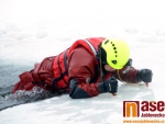 Hasiči trénovali záchranu osob z ledu