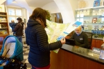 Turisté s novou mapou Jablonce nad Nisou