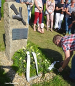 Odhalení pomníčku, na místě, kde 26. května 1937 blesk zabil dva hochy Mílu Šámala a Oldu Šikolu