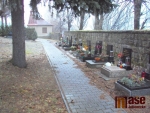 Jílové u Držkova - zrekonstruované cesty na hřbitově