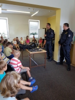 Policisté přijeli za dětmi na příměstský tábor jabloneckého Oblastního spolku Českého červeného kříže