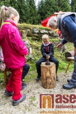 1. ročník hvězdicového Pochodu proti proudu, jehož cílem byl Areál Protržené přehrady na Bílé Desné