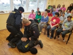 Návštěva jabloneckých policistů v místním Domově a Centru denních služeb