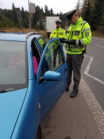 Dopravně preventivní akce, při které řidiči od policistů dostávali reflexní vesty pro spolujezdce