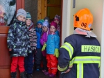 Cvičení hasičů v Mateřské škole ve Světlé pod Ještědem