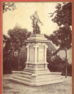 Socha císaře Franze Josefa I.která zdobila Anenské náměstí v Jablonci nad Nisou, 