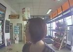 Možná svědkyně krádeže peněz z bankomatu v ulici U Kostela v Jablonci