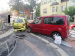 Nehoda dvou aut na křižovatce ulic Rýnovická a 28. října v Jablonci nad Nisou