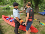 Policejní akce zaměřená na kontrolu vodáků plujících po řece Jizera