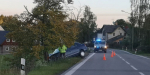 Nehoda v Pěnčíně na silnici druhé třídy, při které auto skončilo na stromě