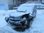 Srážka dvou aut v ulici Hlavní na Smržovce