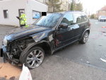 Nehoda dvou aut v Jablonci nad Nisou v ulici Mánesova