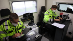 Policisté kontrolovali pravidla silničního provozu spojená s autobusovou a nákladní dopravou