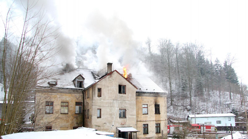 Požár domu po výbuchu v Kateřinské ulici v Liberci<br />Autor: HZS Libereckého kraje