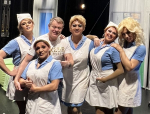 Travesti představení Nemocnice na pokraji zkázy