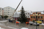 Vánoční strom je už přivezený na jablonecké Mírové náměstí