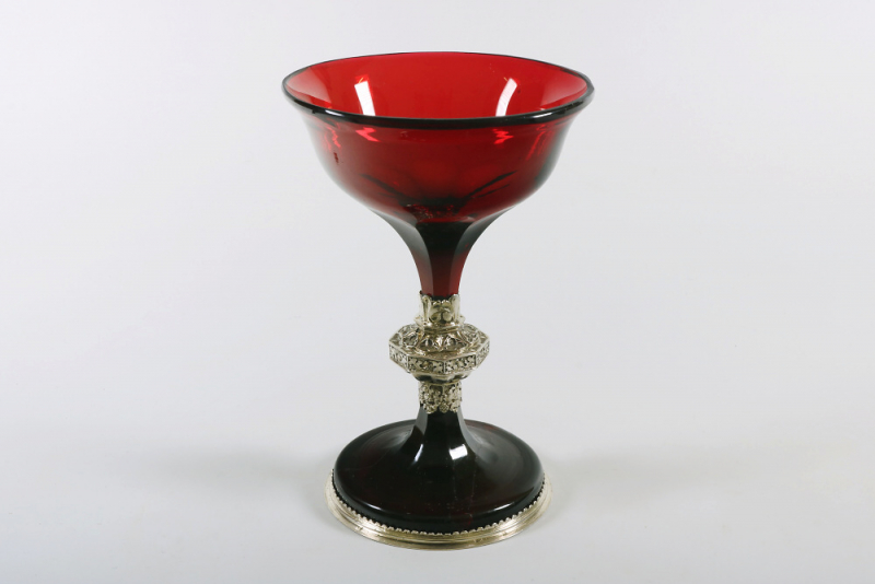 Restaurovaný pohár z rubínového skla<br />Autor: Archiv KÚ Libereckého kraje