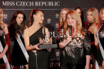 Představení korunky pro vítězku a finalistek Miss Czech Republic