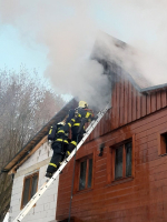 Požár rodinného domu v Loužnici