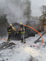 Zásah hasičů u požáru auta v Maršovicích