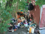 Vyvážení odpadu od garáže v ulici Plynární